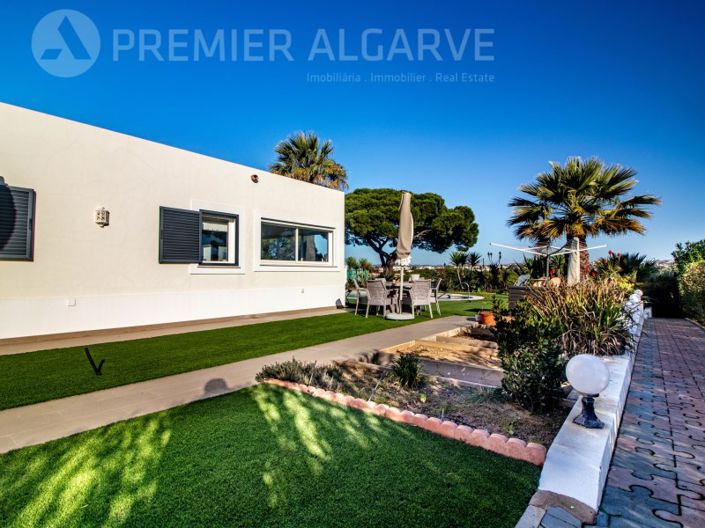 Image No.18-3 Bed House for sale