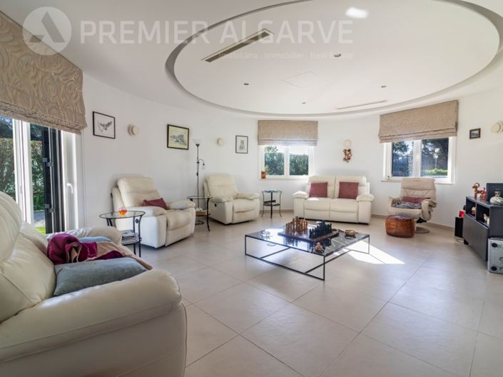 Image No.25-3 Bed House for sale