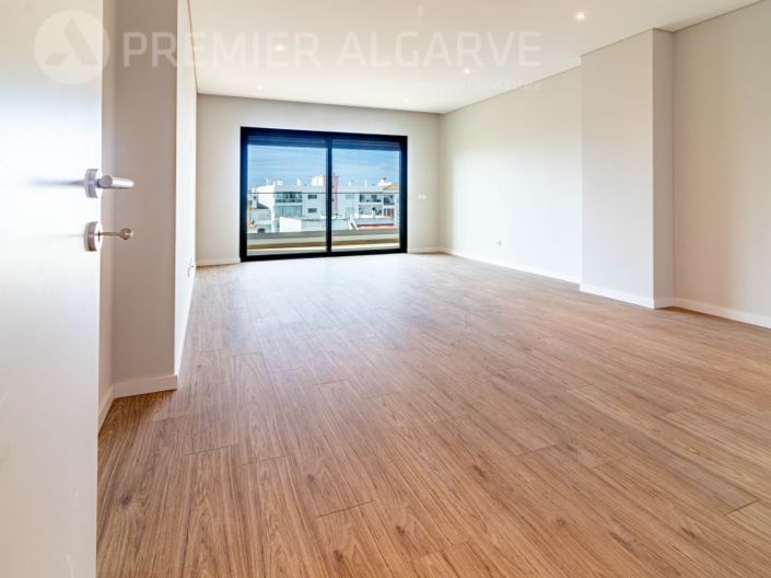 Image No.6-3 Bed Apartment for sale