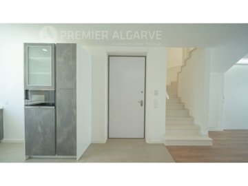 id86b0a201-0000-0500-0000-000016704398