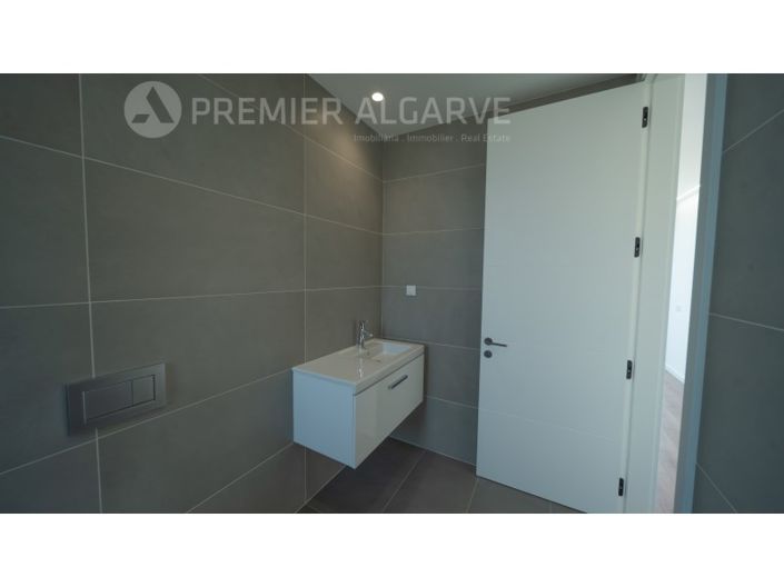 Image No.24-3 Bed House for sale