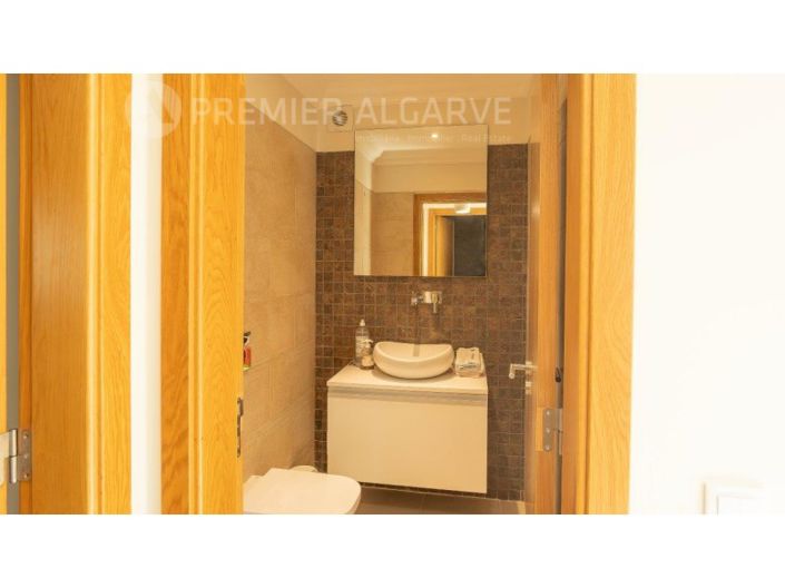 Image No.26-3 Bed House for sale