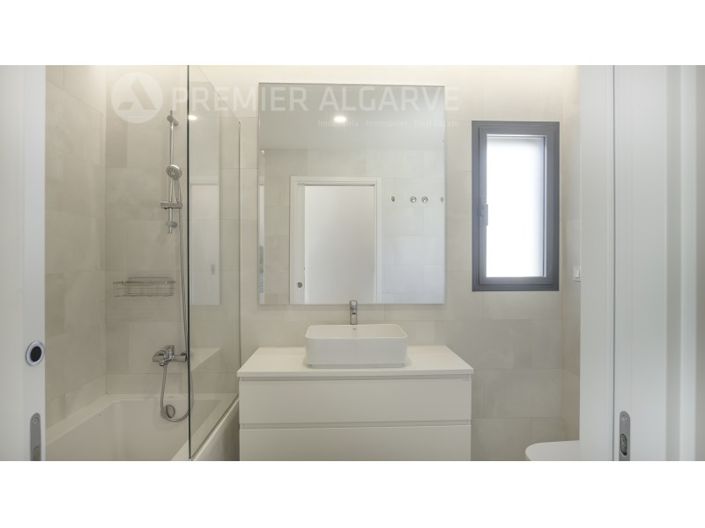 Image No.19-3 Bed Apartment for sale