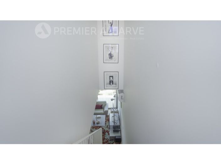 Image No.21-3 Bed Apartment for sale