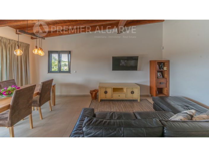 Image No.11-3 Bed House for sale