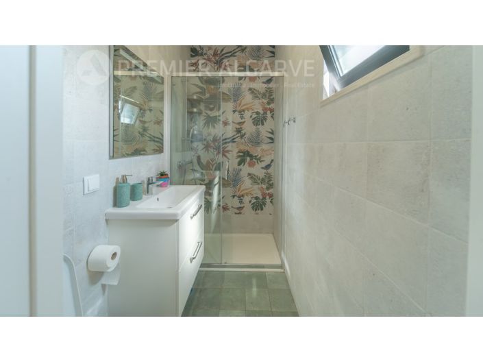 Image No.14-3 Bed House for sale