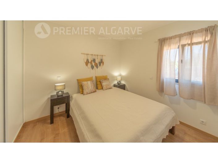 Image No.15-3 Bed House for sale