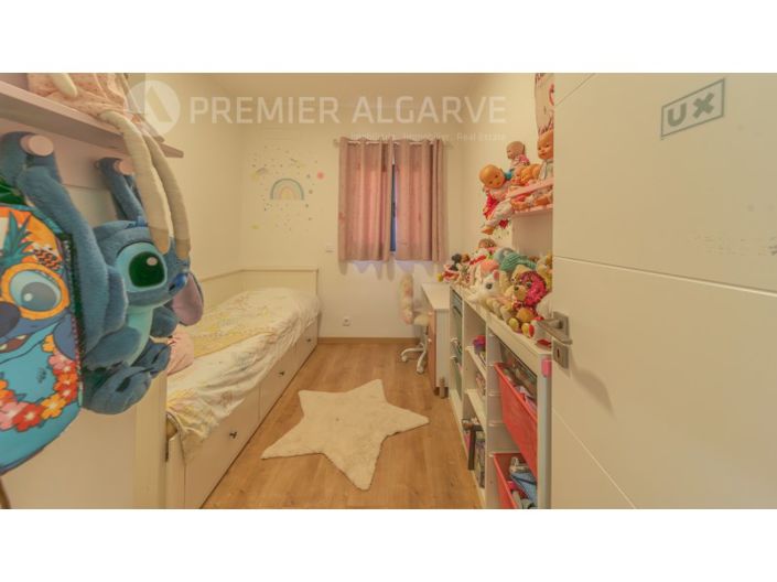 Image No.17-3 Bed House for sale