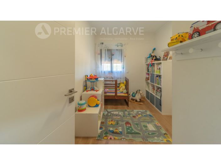 Image No.19-3 Bed House for sale