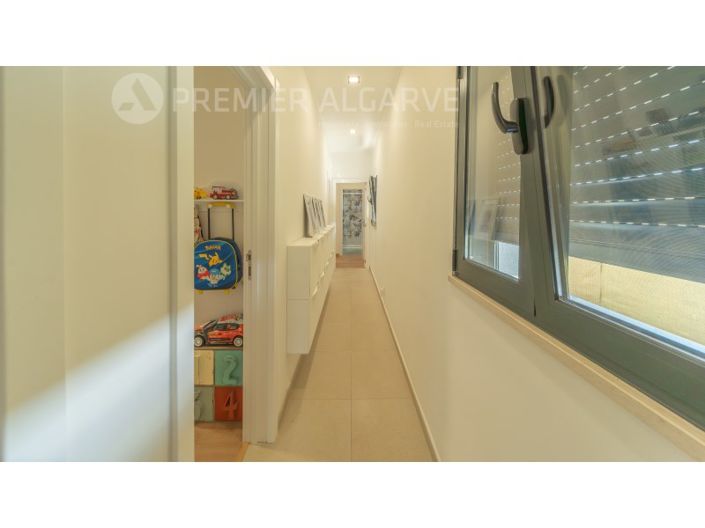 Image No.20-3 Bed House for sale