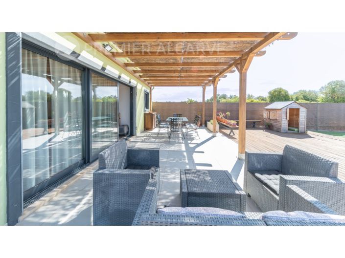 Image No.3-3 Bed House for sale