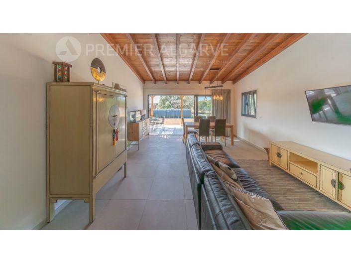 Image No.10-3 Bed House for sale