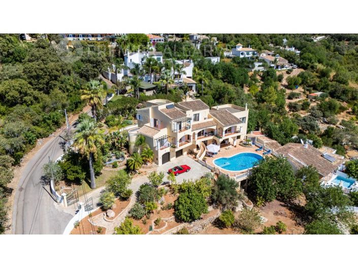 Image No.1-4 Bed House for sale