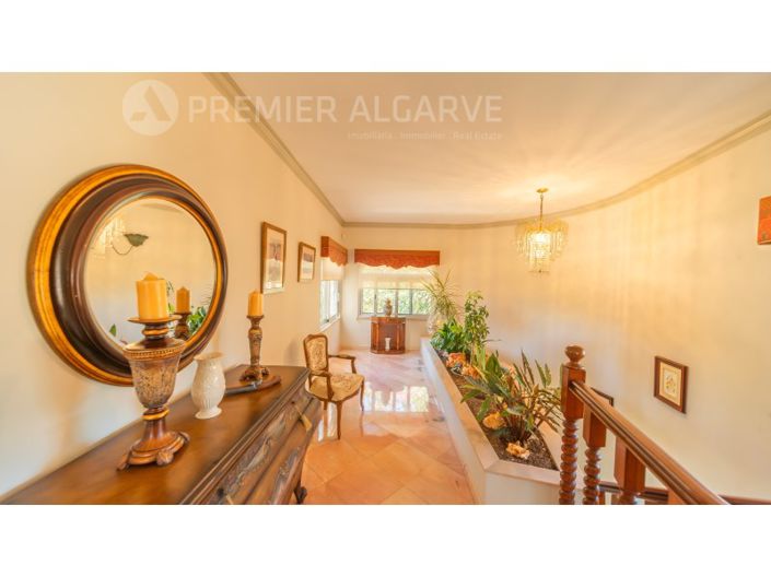 Image No.21-4 Bed House for sale