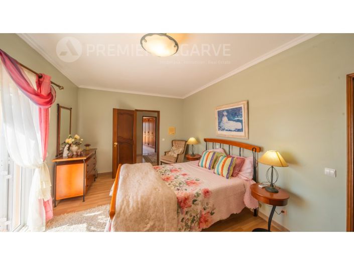 Image No.22-4 Bed House for sale