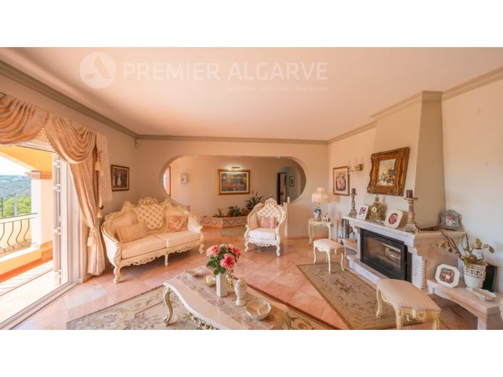 Image No.25-4 Bed House for sale