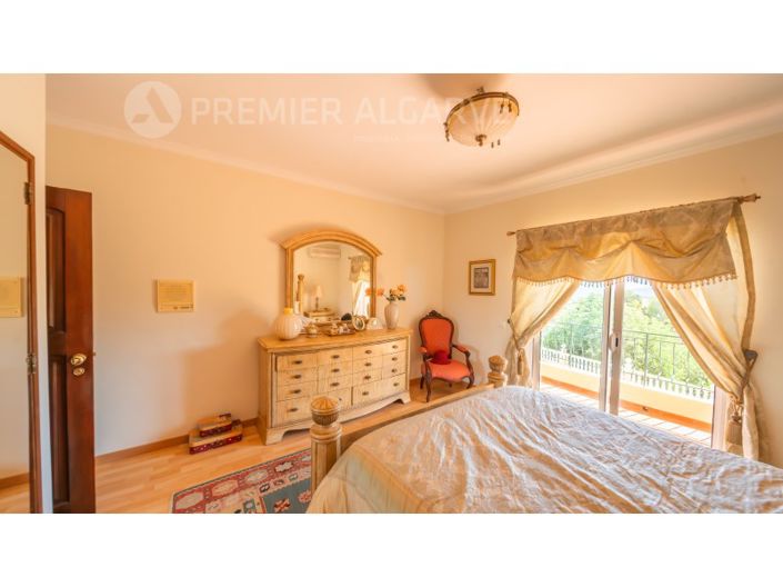 Image No.7-4 Bed House for sale