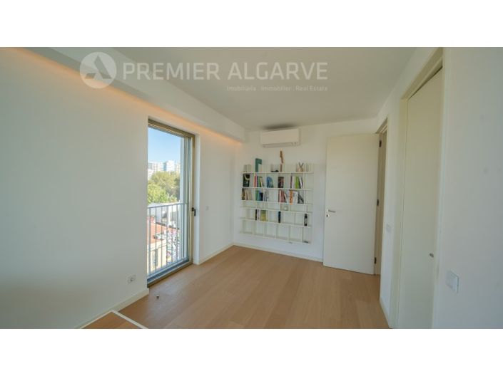 Image No.13-3 Bed Apartment for sale