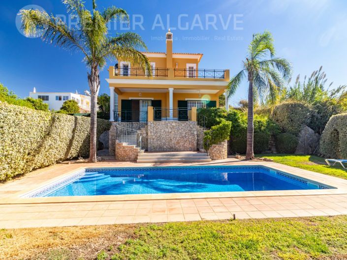 Image No.1-4 Bed House for sale