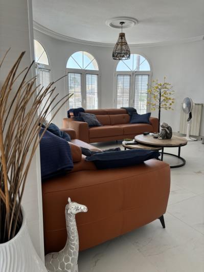 Image No.11-6 Bed Villa / Detached for sale