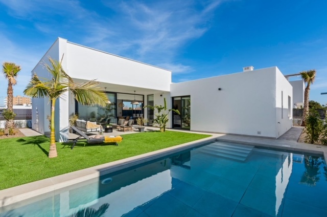 Image No.1-3 Bed Villa for sale