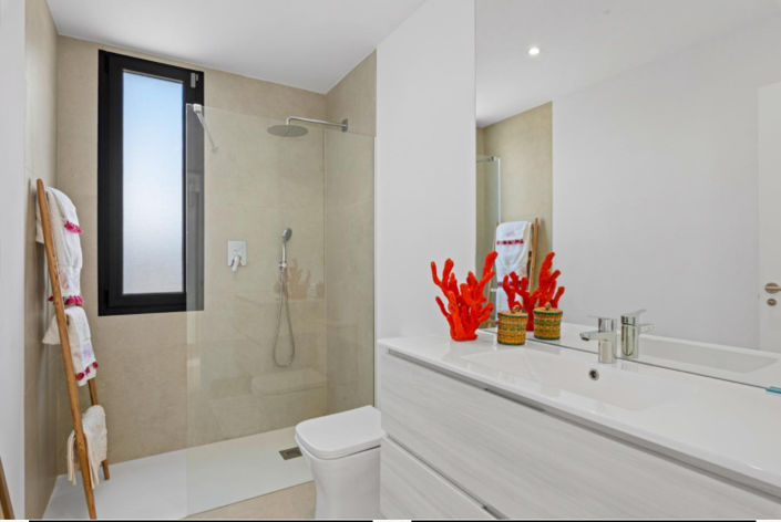 Image No.10-3 Bed Villa for sale