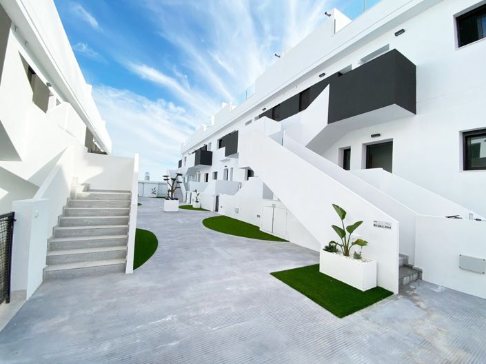 Image No.4-2 Bed Apartment for sale