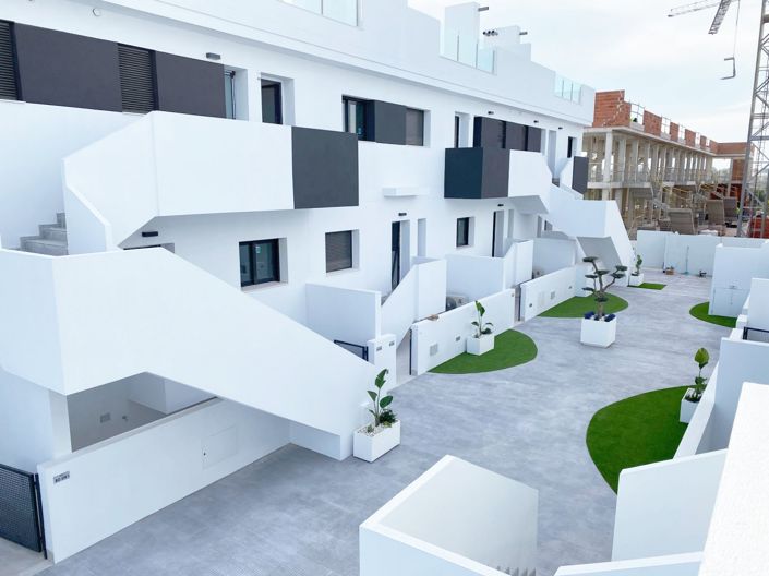 Image No.8-2 Bed Apartment for sale