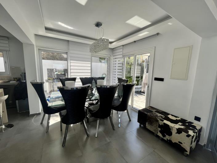 Image No.9-3 Bed House for sale