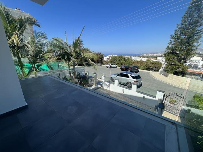 Image No.17-3 Bed House for sale