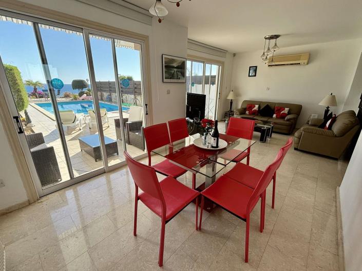 Image No.8-2 Bed Townhouse for sale