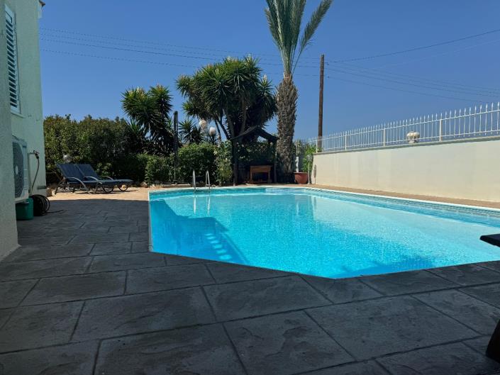 Image No.15-4 Bed Villa / Detached for sale