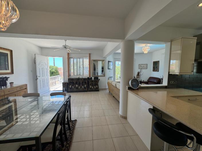 Image No.5-4 Bed Villa / Detached for sale