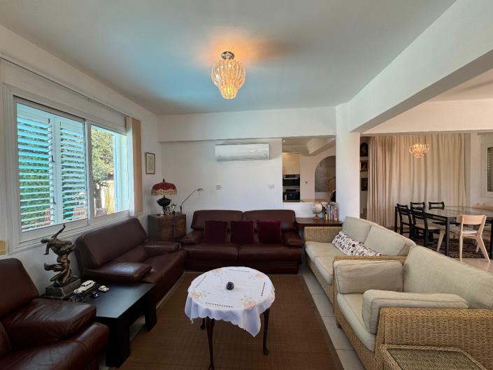 Image No.30-4 Bed Villa / Detached for sale