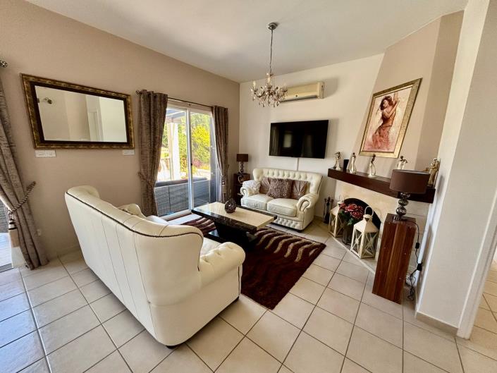 Image No.8-3 Bed Villa for sale