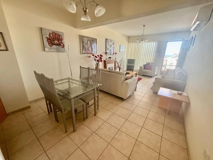 Image No.8-2 Bed Townhouse for sale