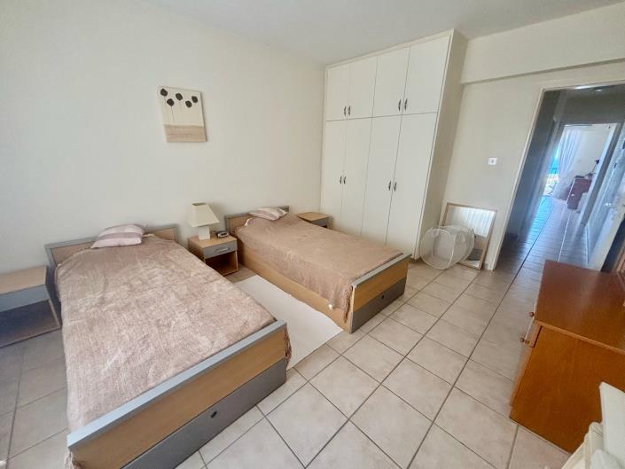 Image No.16-2 Bed Townhouse for sale