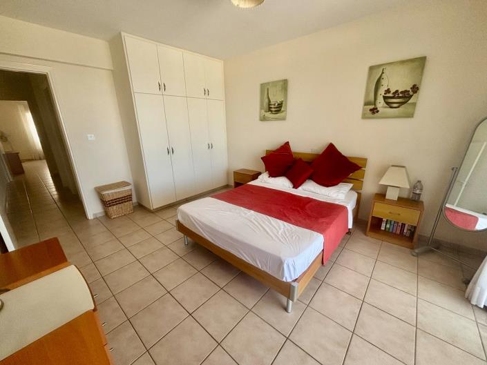 Image No.12-2 Bed Townhouse for sale