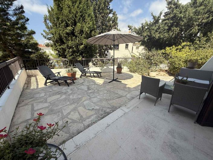 Image No.24-3 Bed Semi-Detached for sale