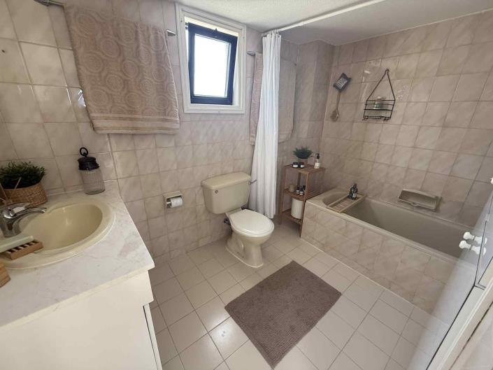 Image No.20-3 Bed Semi-Detached for sale