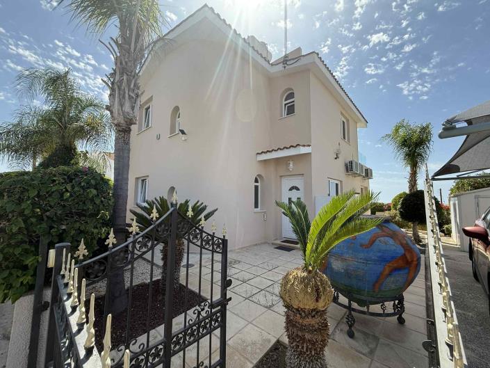 Image No.2-3 Bed Villa / Detached for sale