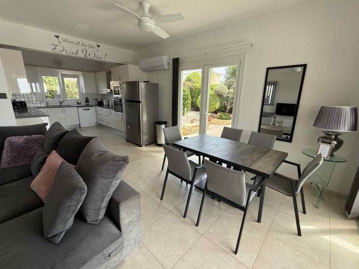 Image No.8-3 Bed Villa / Detached for sale