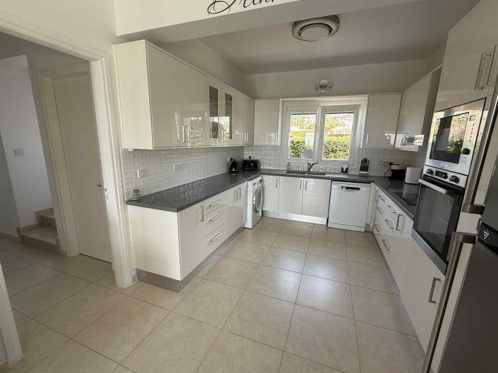 Image No.5-3 Bed Villa / Detached for sale