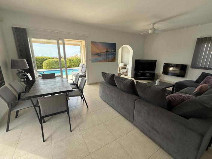 Image No.10-3 Bed Villa / Detached for sale