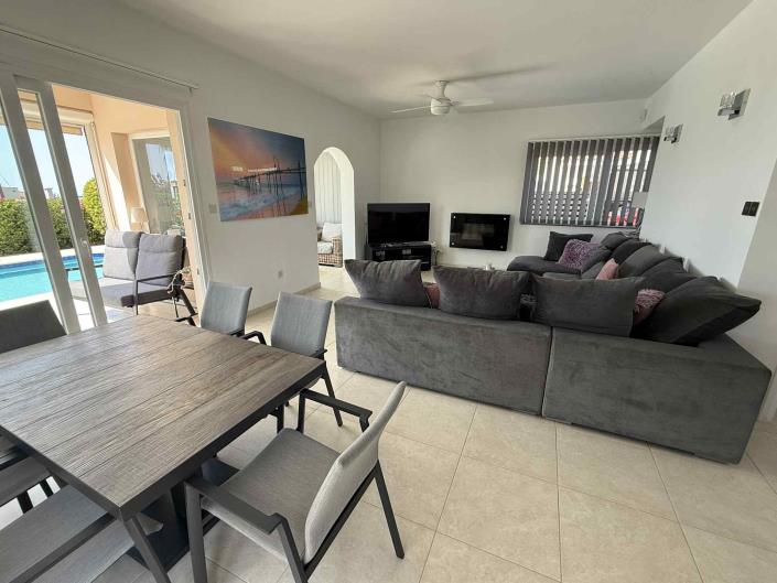 Image No.9-3 Bed Villa / Detached for sale