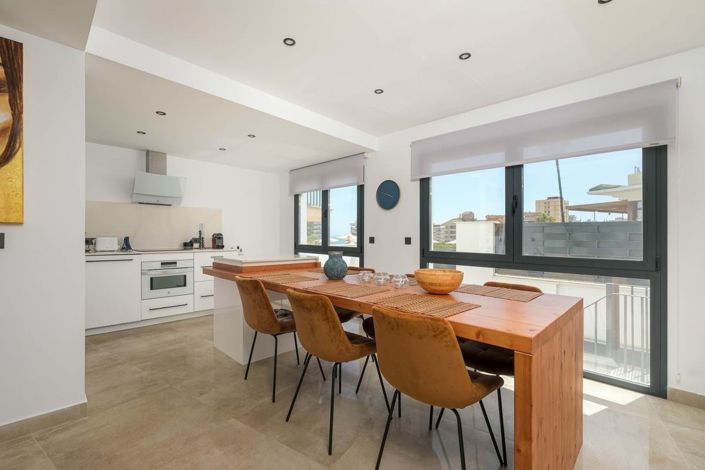 Image No.7-3 Bed Townhouse for sale