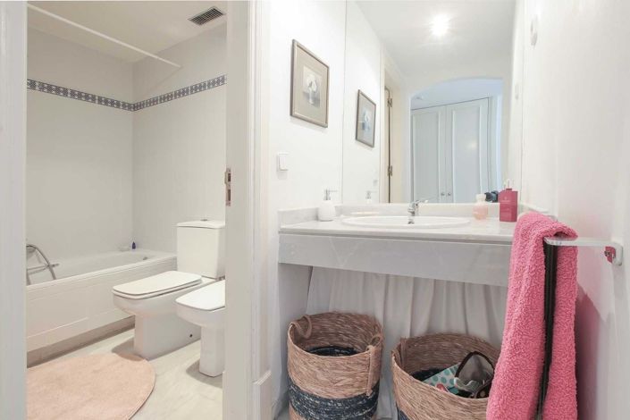 Image No.18-2 Bed Apartment for sale