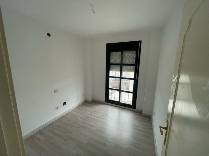 Image No.11-3 Bed Apartment for sale