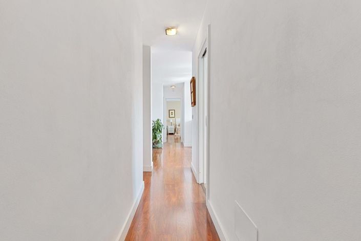 Image No.20-3 Bed Apartment for sale