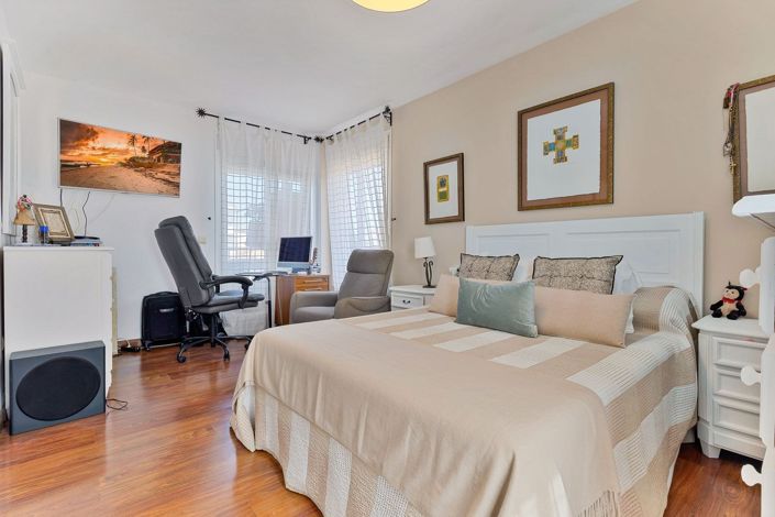 Image No.22-3 Bed Apartment for sale